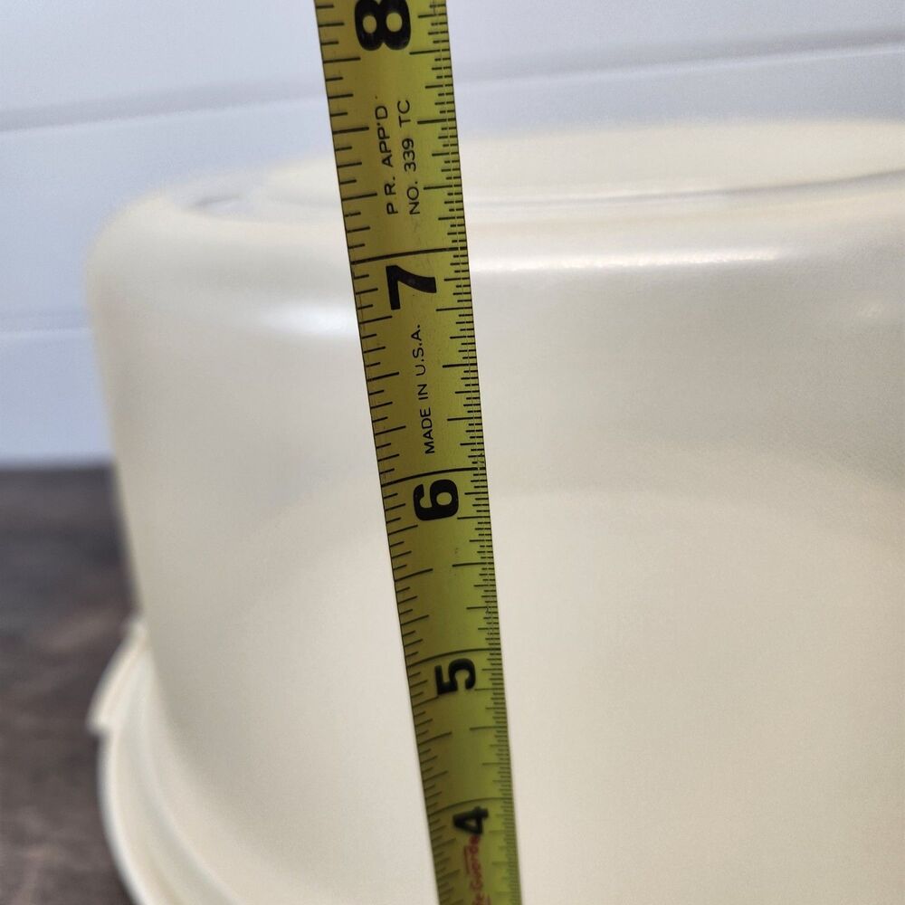 Vintage Rubbermaid Servin' Saver Large Cake Carrier Almond Base 13" X 7" - Picture 2 of 6
